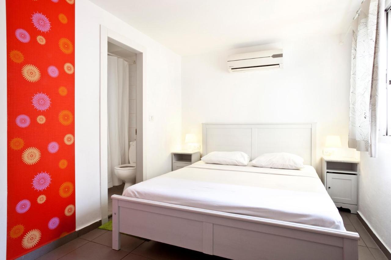 Florentine Backpackers Hostel - Ages 18-55 Тел Авив Екстериор снимка